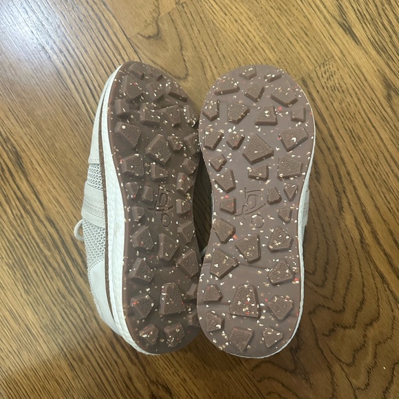 OTBT Sneakers - Picture 5 of 5